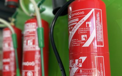Sistemas de extinción de incendios: cuándo y por qué hacer el retimbrado obligatorio en extintores y botellones